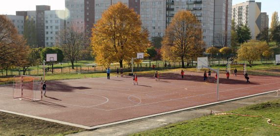 Nowoczesne boisko dla SP 42