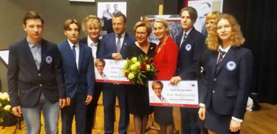 W nagrodę pojadą do Brukseli