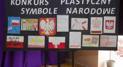 Śpiewali patriotyczne pieśni