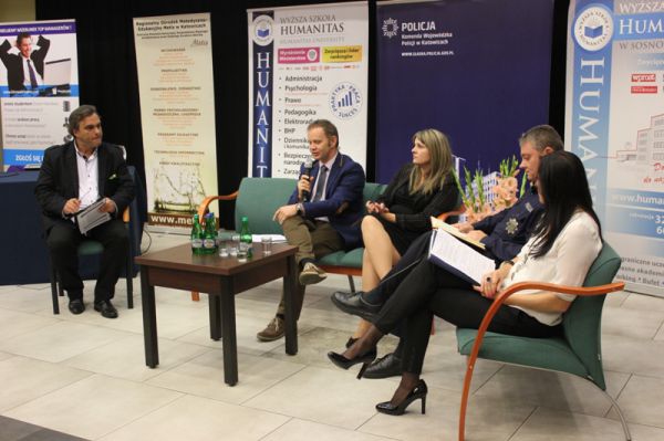 W Humanitas dyskutowali na temat bezpieczeństwa w szkołach