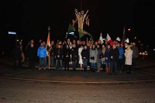 35. rocznica wprowadzenia stanu wojennego. Uroczystości przy rondzie Solidarności w Niwce