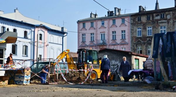 Kolejny etap prac na targowisku