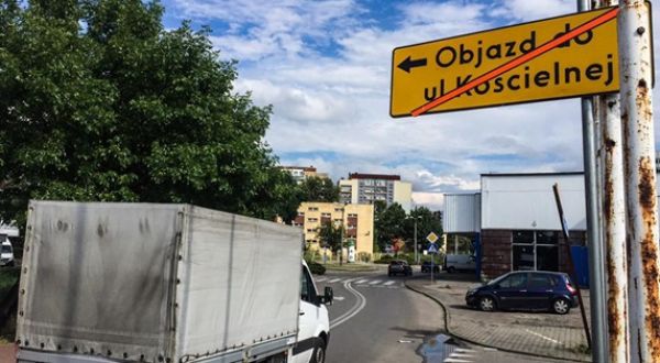 Utrudnienia na ulicy Teatralnej. Kolejny etap remontu kładki