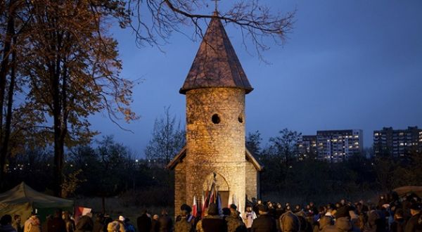 Niewielka kapliczka w Zagórzu skrywa tajemnice [WIDEO]
