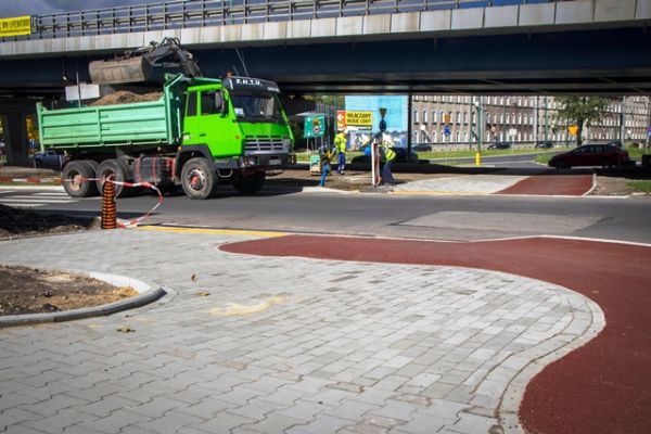 Nowe przejście dla pieszych i ułatwienia dla rowerzystów