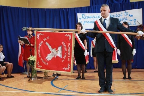 Sosnowiecka „dziesiątka” z imieniem Orła Białego