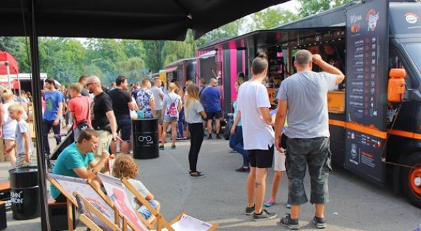 Food trucki powracają do Parku Sieleckiego