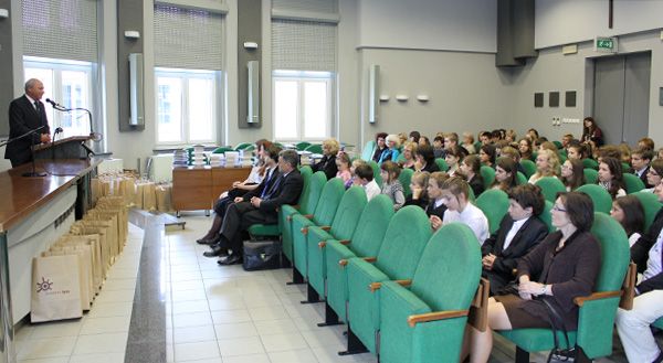 Nagrodzono laureatów i finalistów konkursów przedmiotowych
