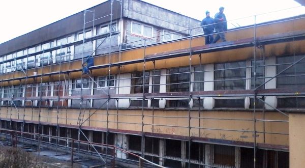 W Elektroniku prace wre
