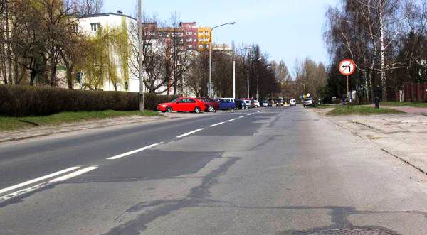 Gospodarcza do remontu i z czerwoną ścieżkę rowerową