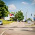 Jest umowa na nowy chodnik i drogę rowerową wzdłuż Braci Mieroszewskich